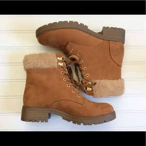 Cutest Old Navy Boots sz 7 Timberland Look-a-likes